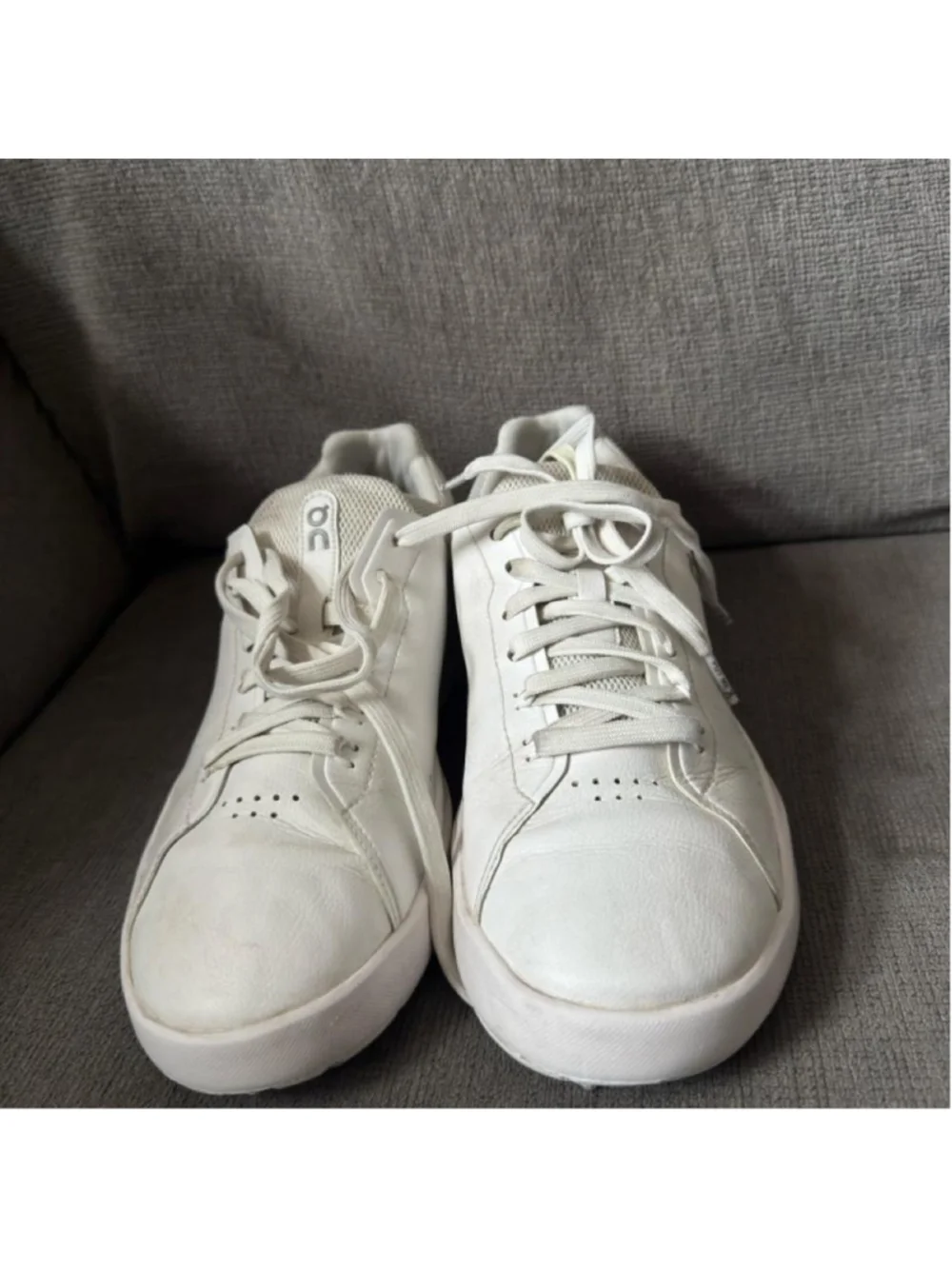 On Running Cloudswift white sneakers #running #cloudswift